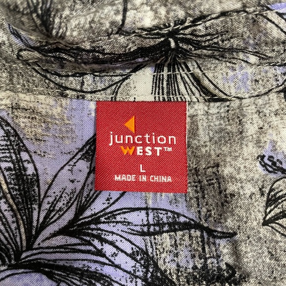 Vintage grey & blue floral distressed print short sleeved button up. - Picture 4 of 4